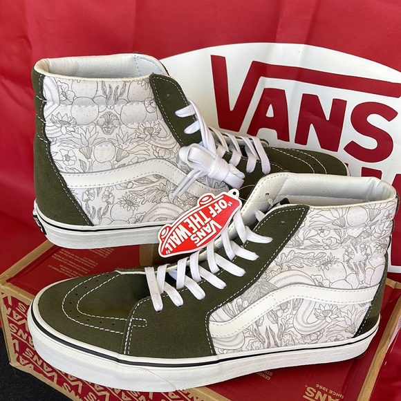 Vans Sk8-Hi
Desert Skulls Grape Leaf/
VNOA32QGRQV
Sneakers
MENS - Picture 11 of 16